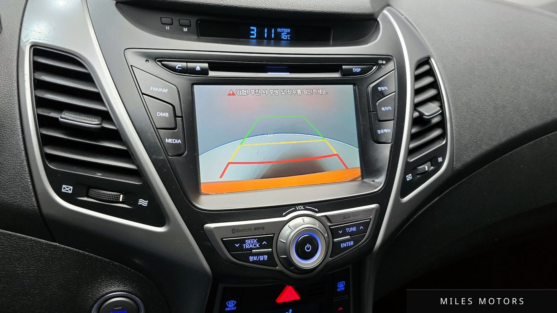 Hyundai AVANTE 2015 — миниатюра 10