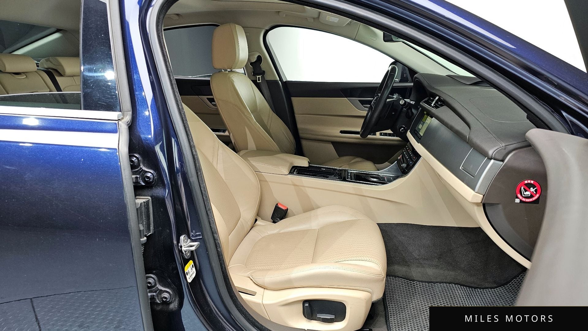 Jaguar XF (X260) 2018 — миниатюра 10