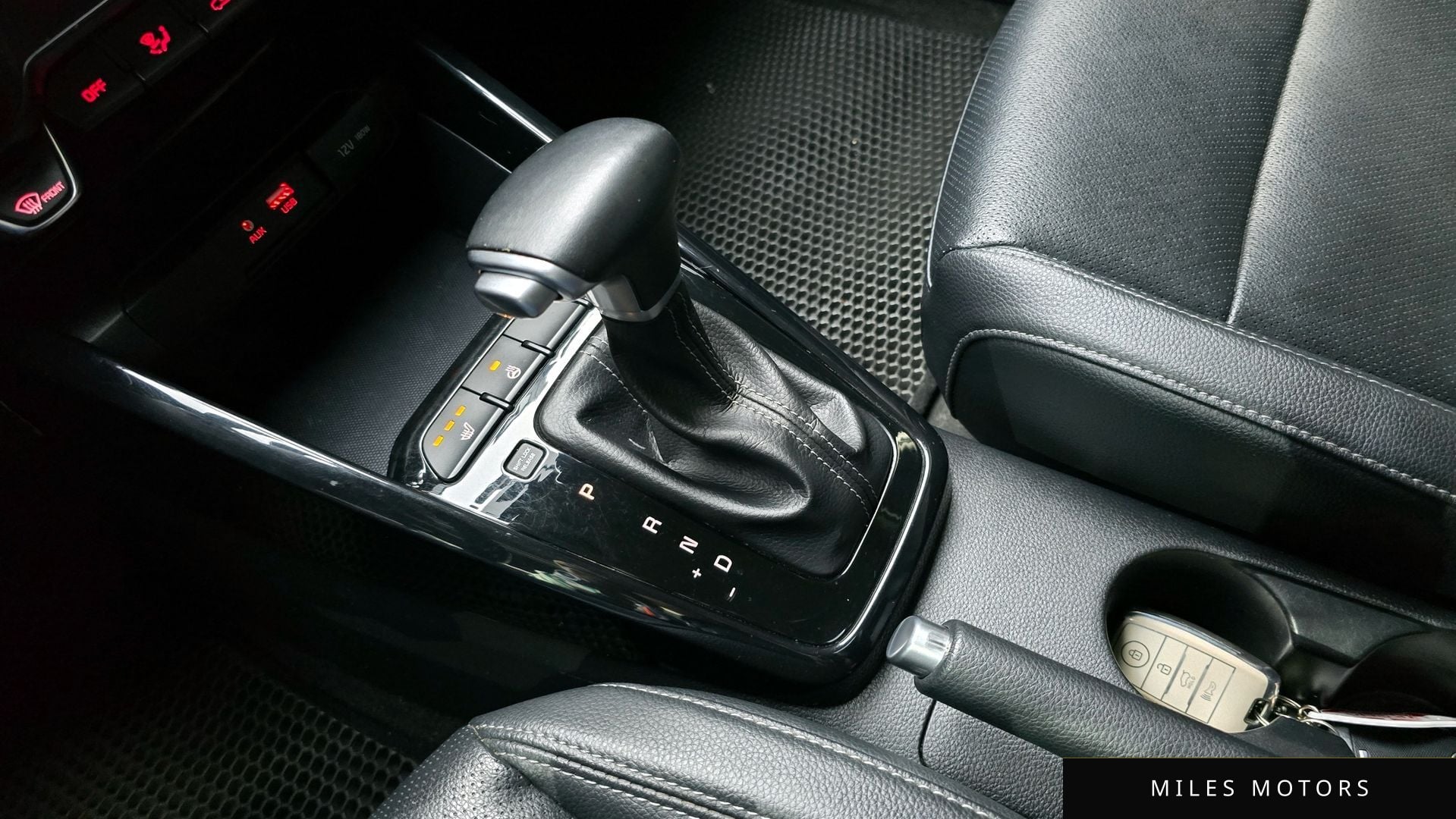 Kia Stonic 2018 — миниатюра 9