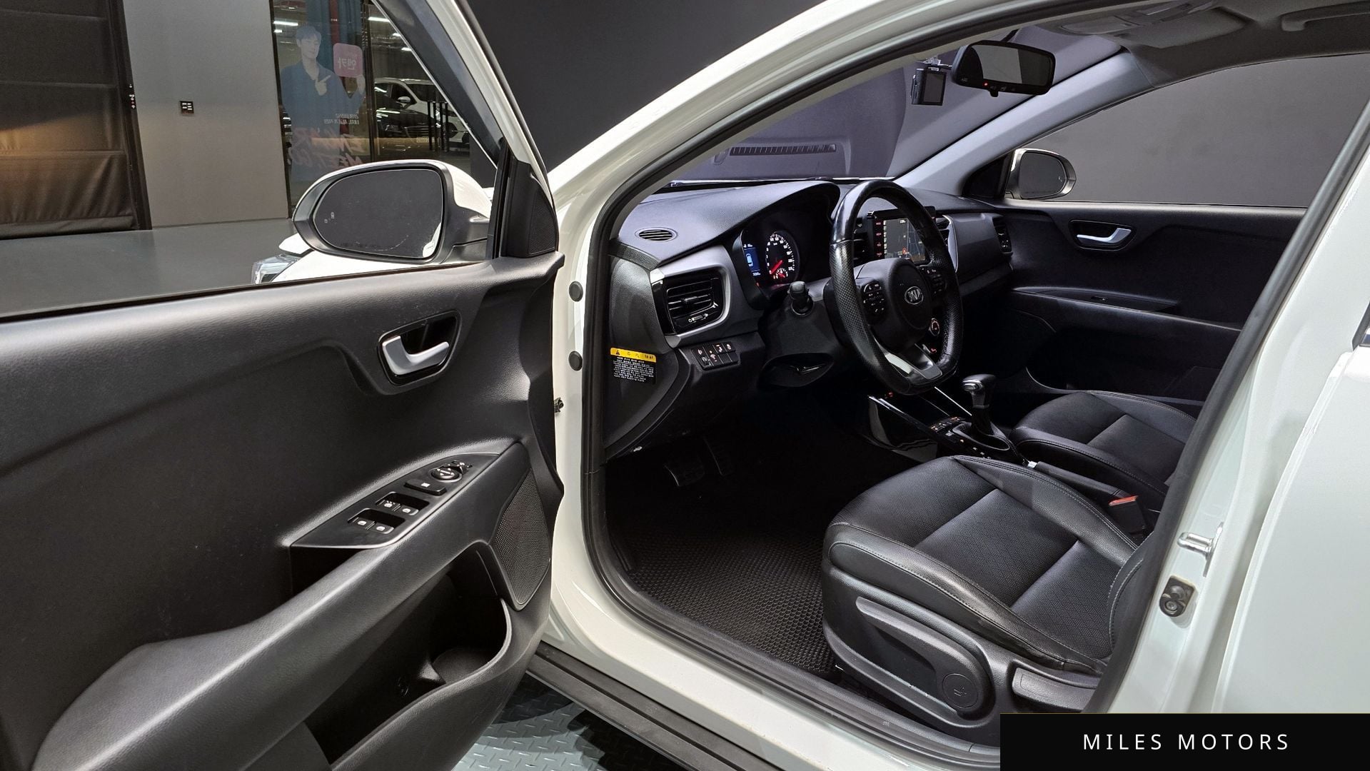 Kia Stonic 2018 — миниатюра 11