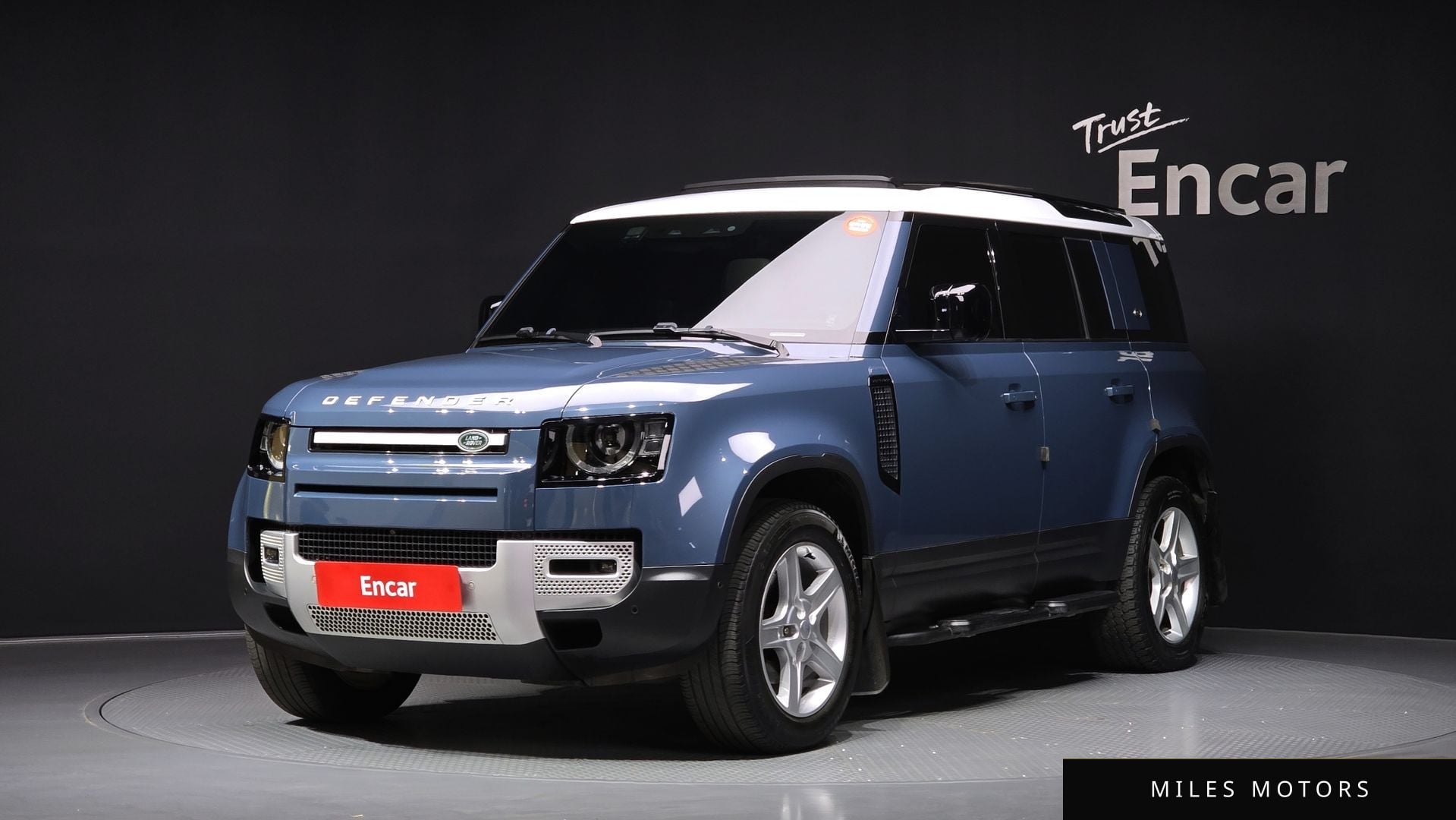Land Rover Defender 2022 — фото 1 из 12