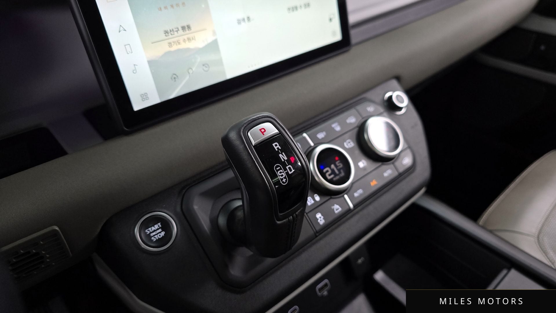 Land Rover Defender 2022 — миниатюра 9