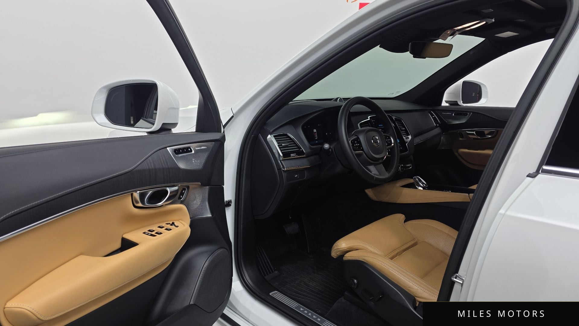 Volvo XC90 2023 — миниатюра 10