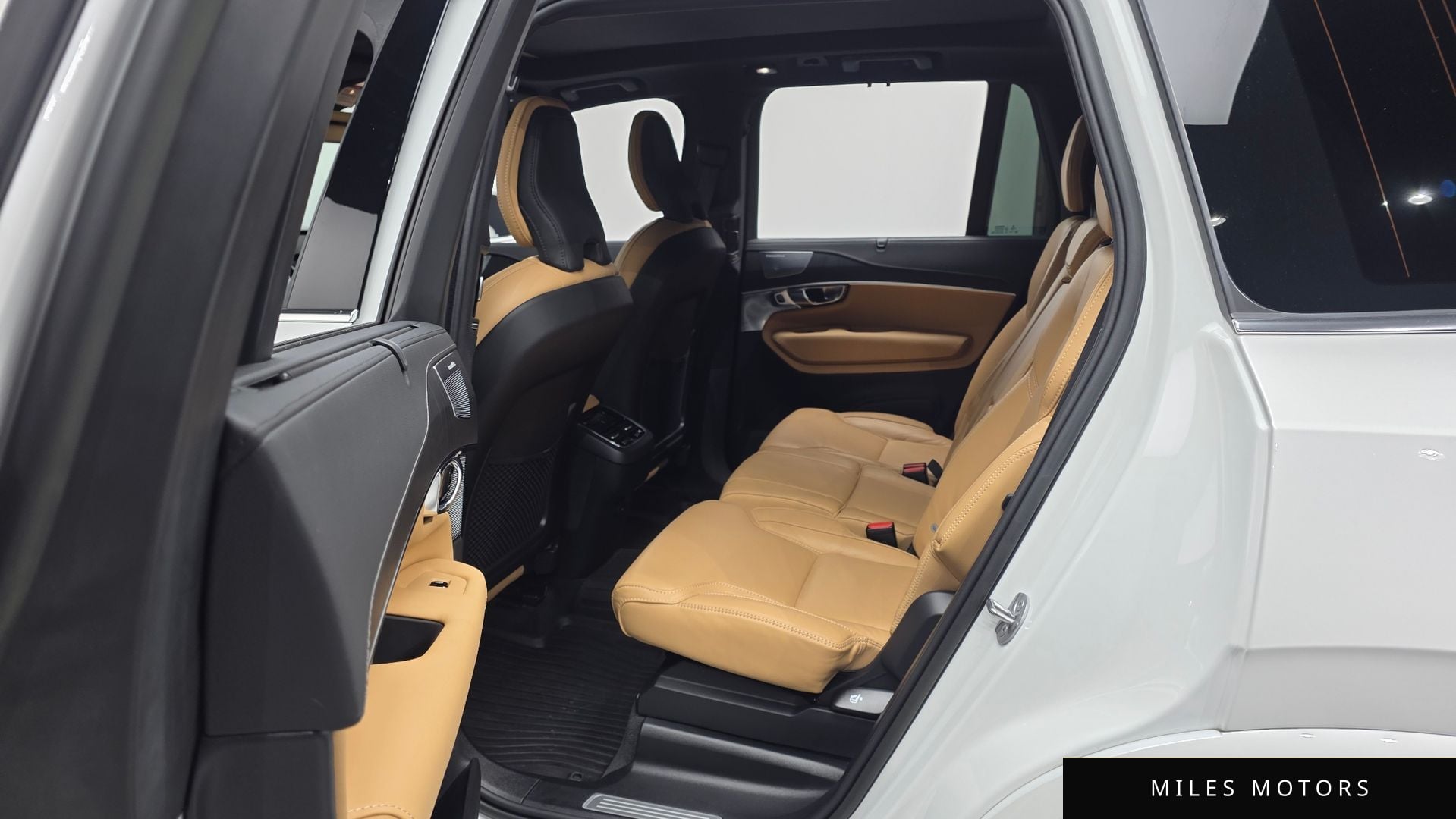 Volvo XC90 2023 — миниатюра 11