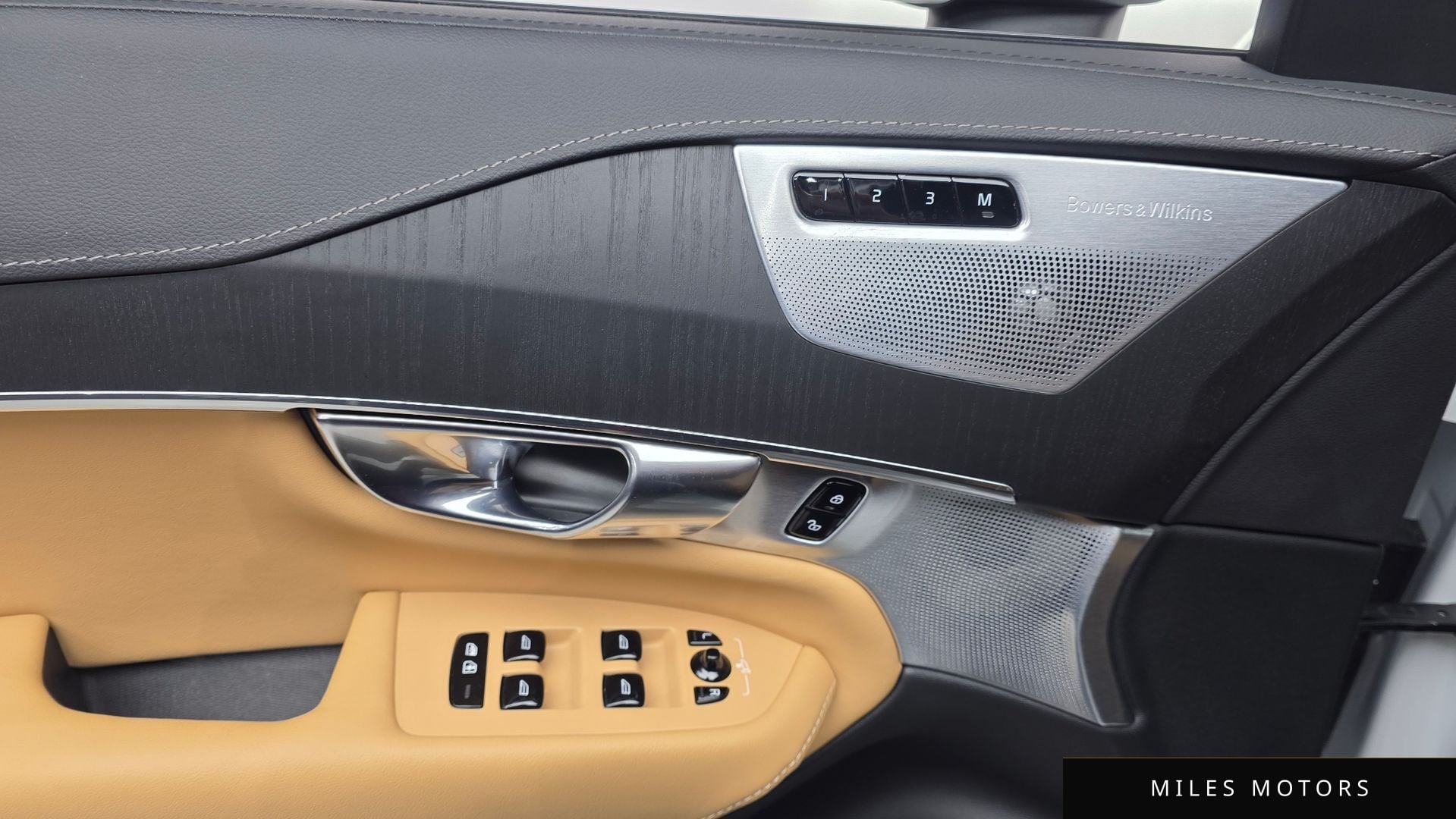 Volvo XC90 2023 — миниатюра 12