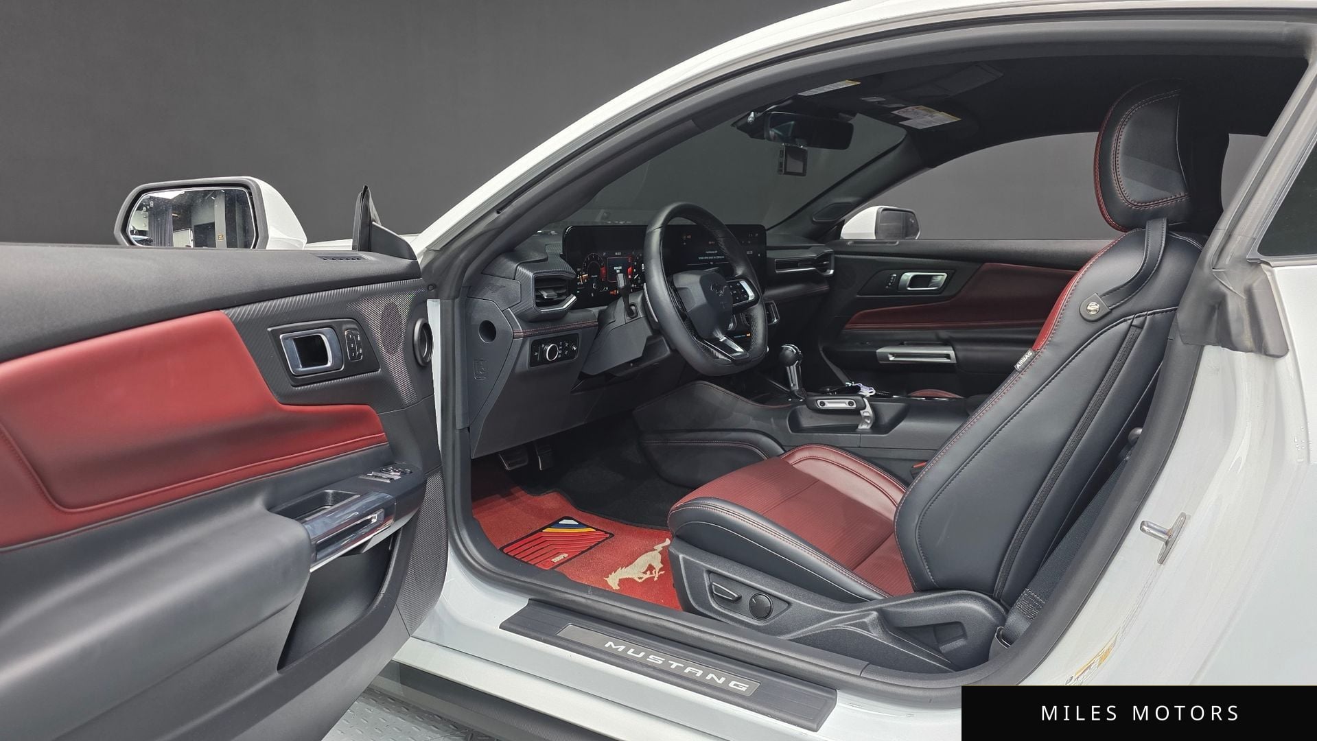 Ford Mustang 2024 — миниатюра 11