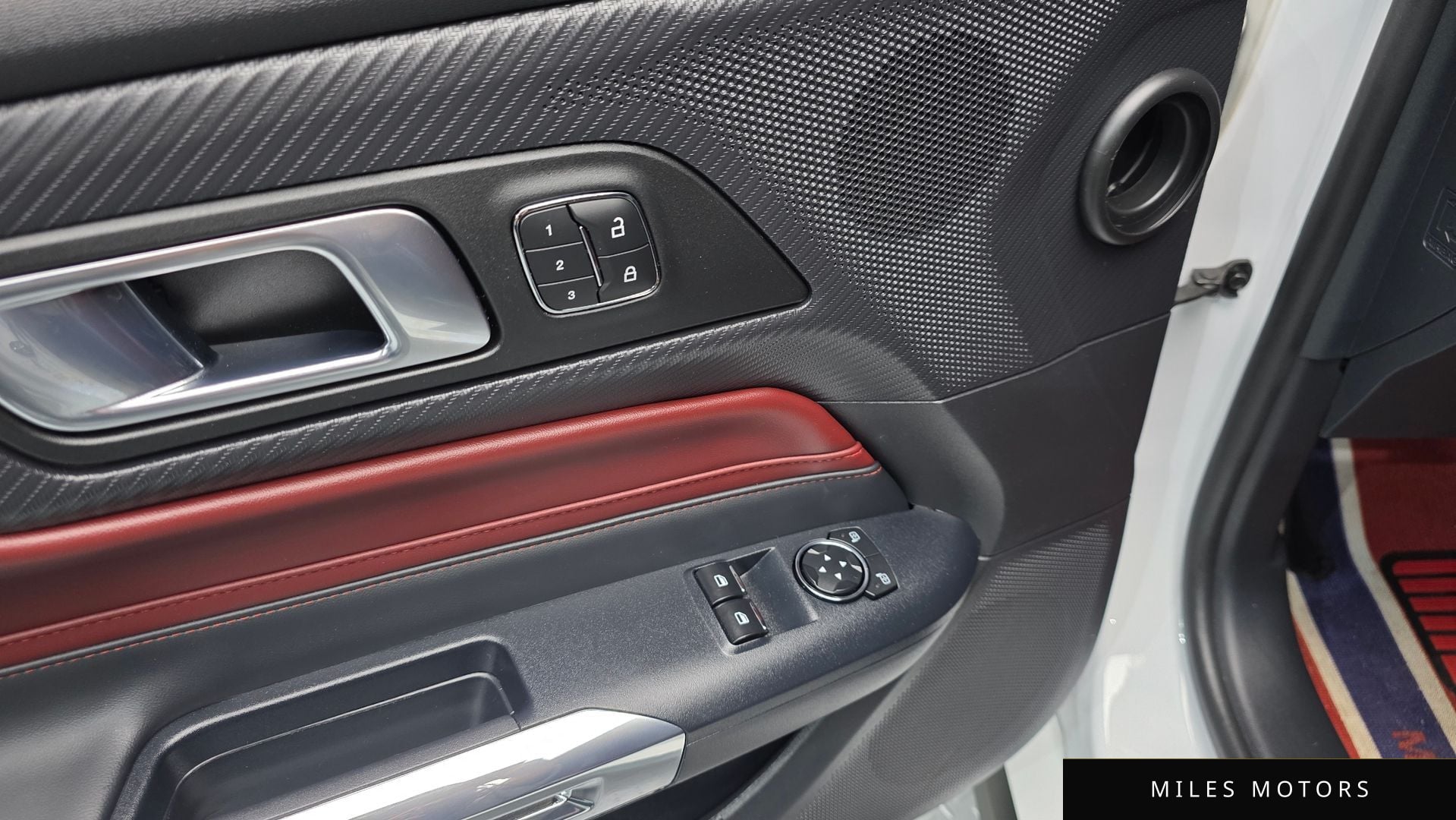 Ford Mustang 2024 — миниатюра 12