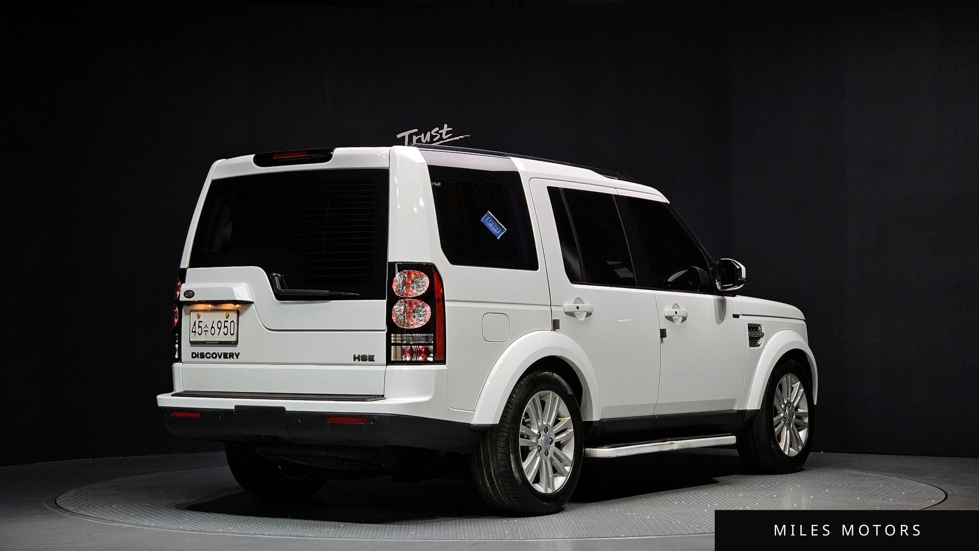 Land Rover Discovery 2015 — миниатюра 2