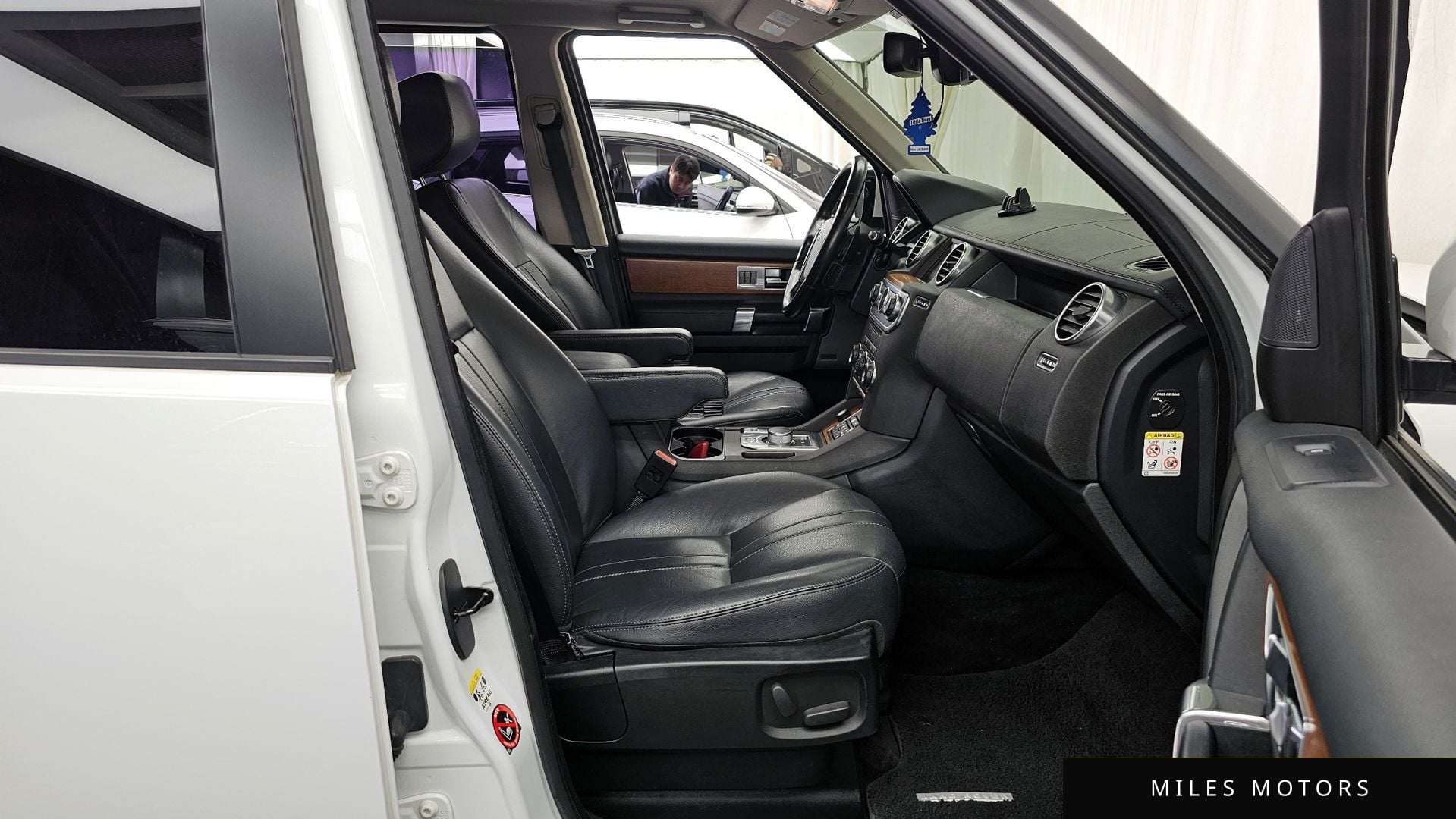 Land Rover Discovery 2015 — миниатюра 11