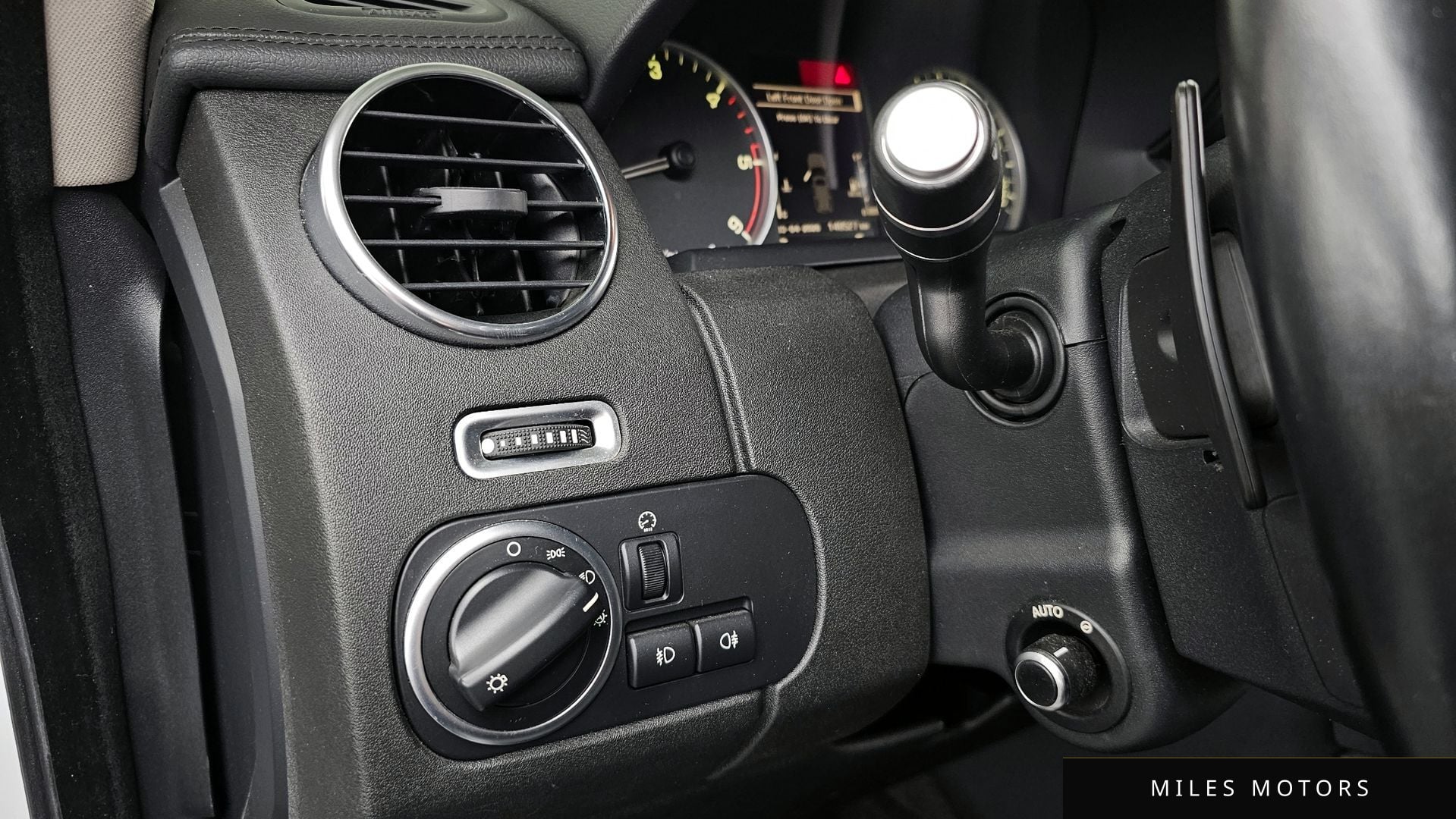 Land Rover Discovery 2015 — миниатюра 14