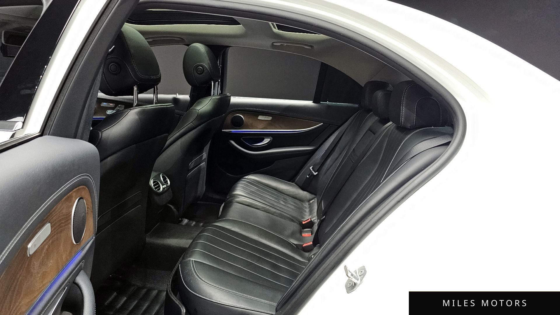 Mercedes-Benz E-Class W213 2017 — миниатюра 12