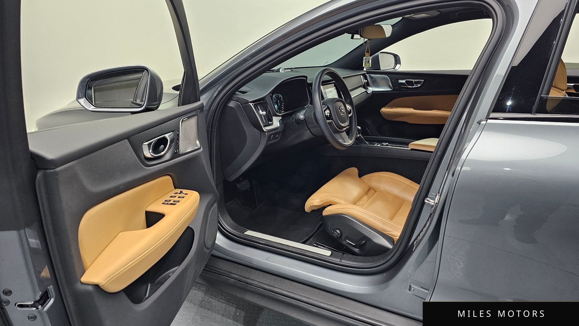 Volvo V60 2020 — миниатюра 10