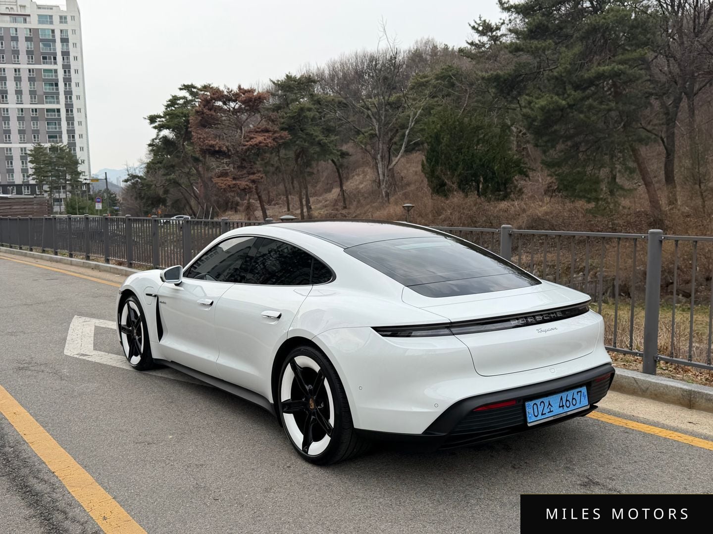 Porsche 타이칸 2025 — миниатюра 2