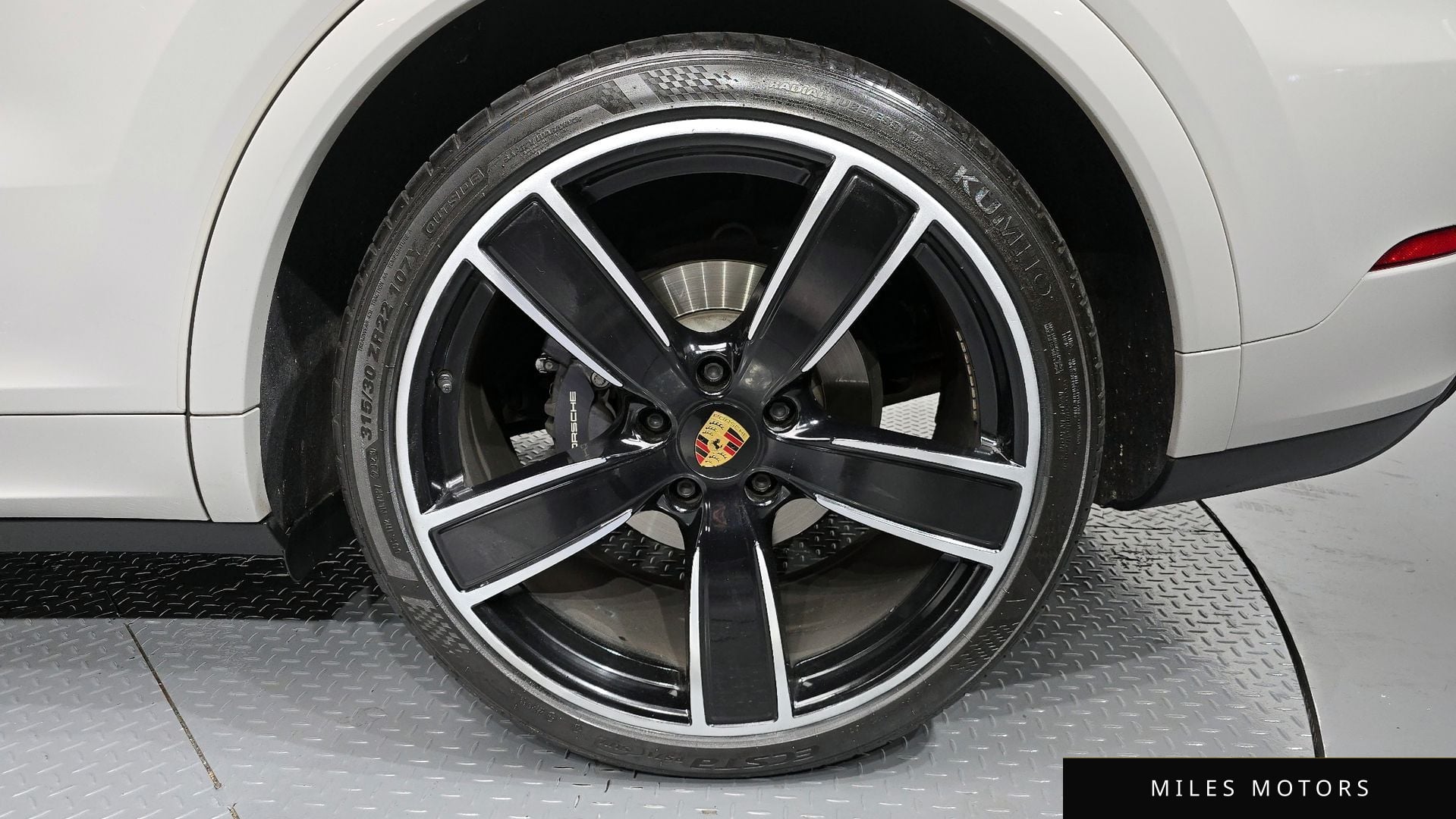 Porsche Cayenne 2021 — миниатюра 5