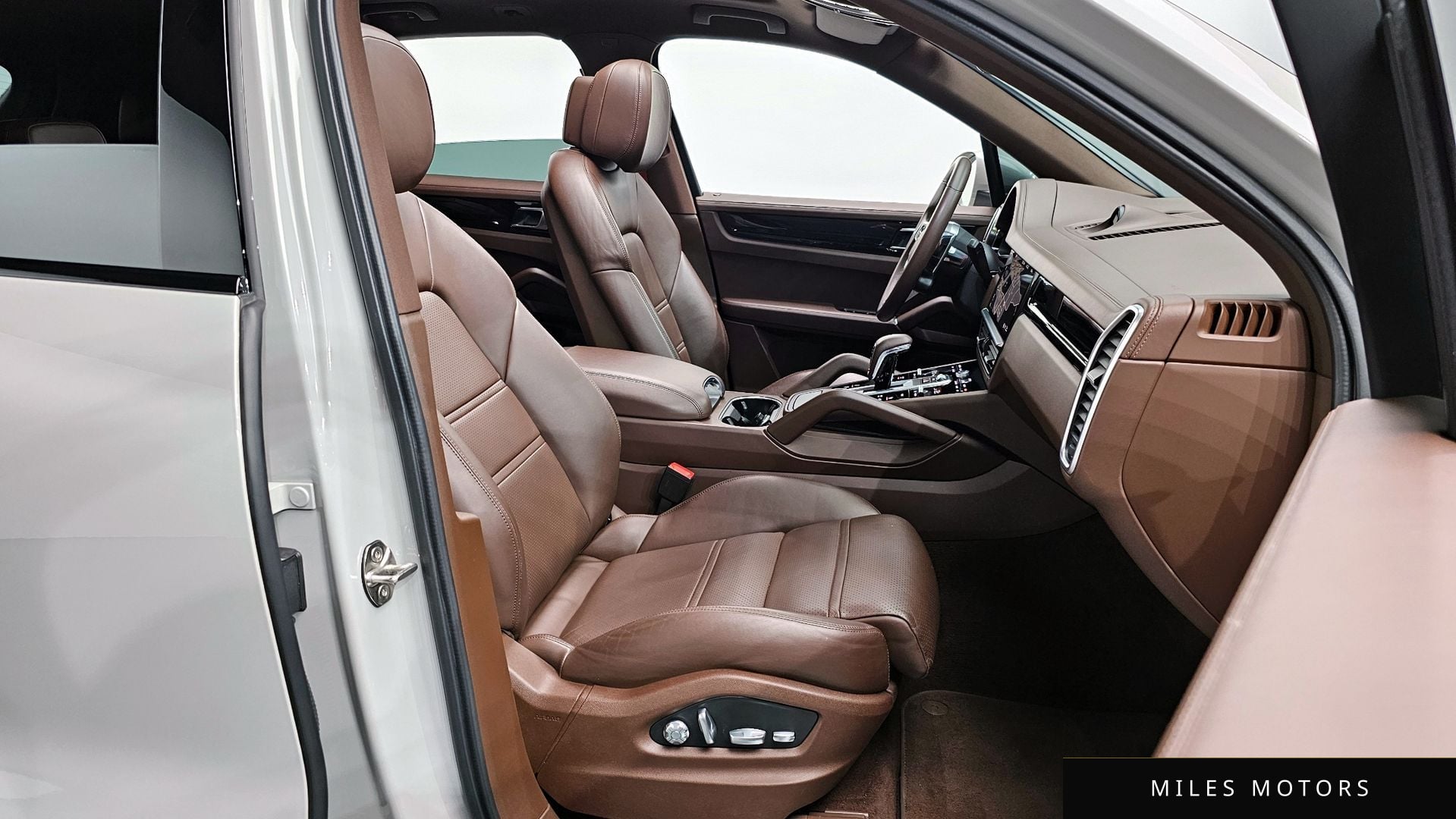 Porsche Cayenne 2021 — миниатюра 10