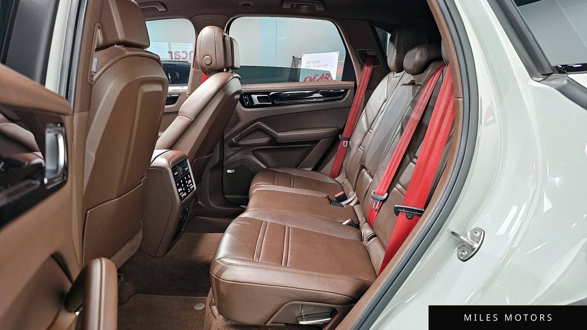 Porsche Cayenne 2021 — миниатюра 12