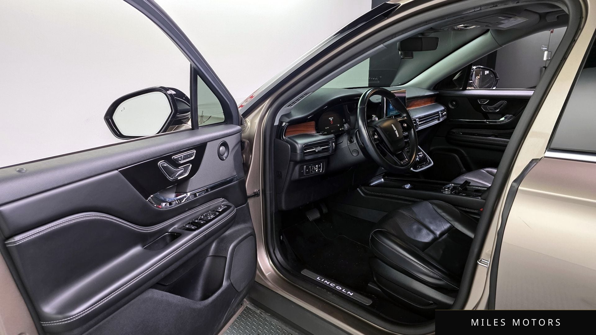 Lincoln Corsair 2020 — миниатюра 10