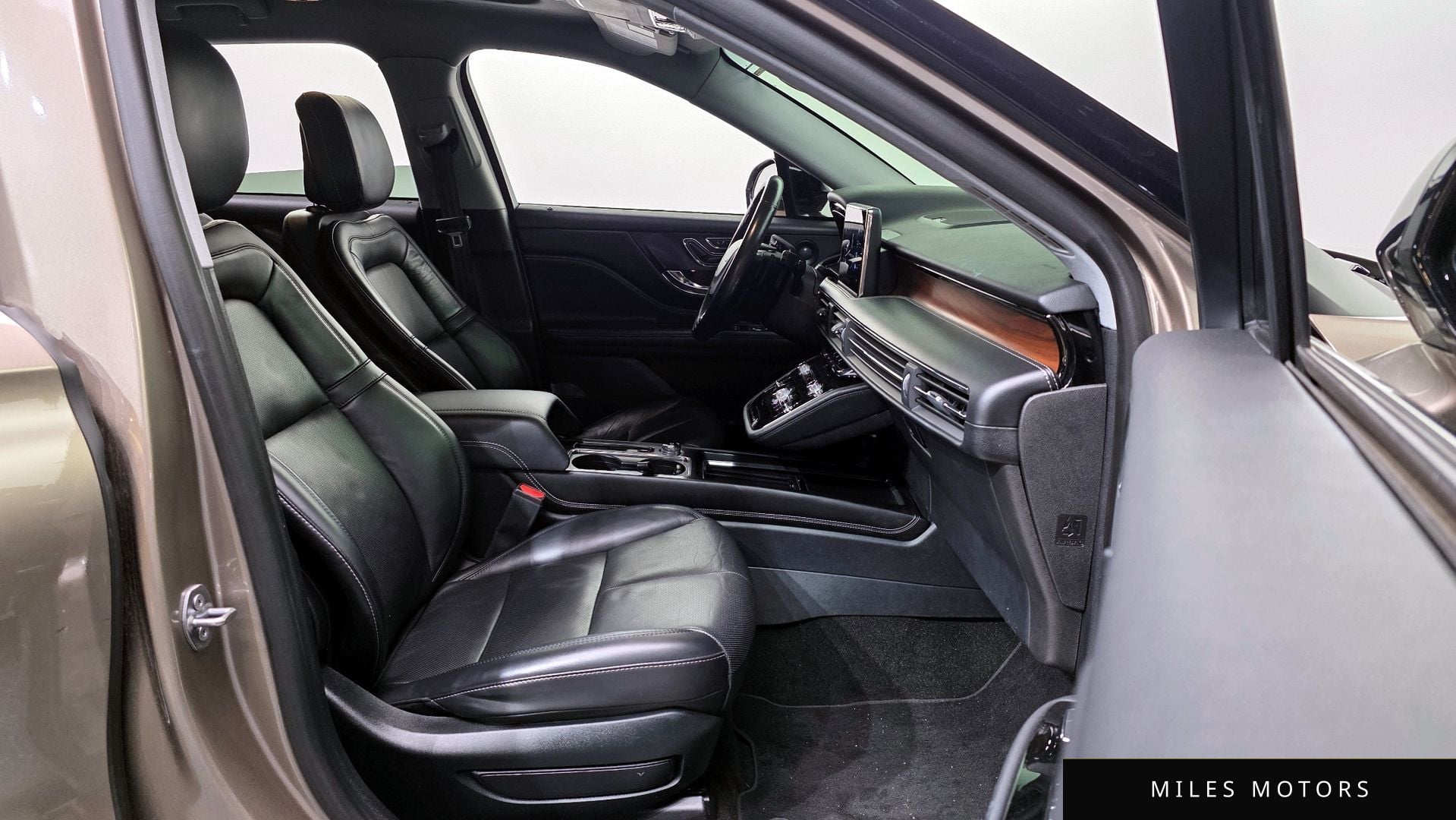 Lincoln Corsair 2020 — миниатюра 11