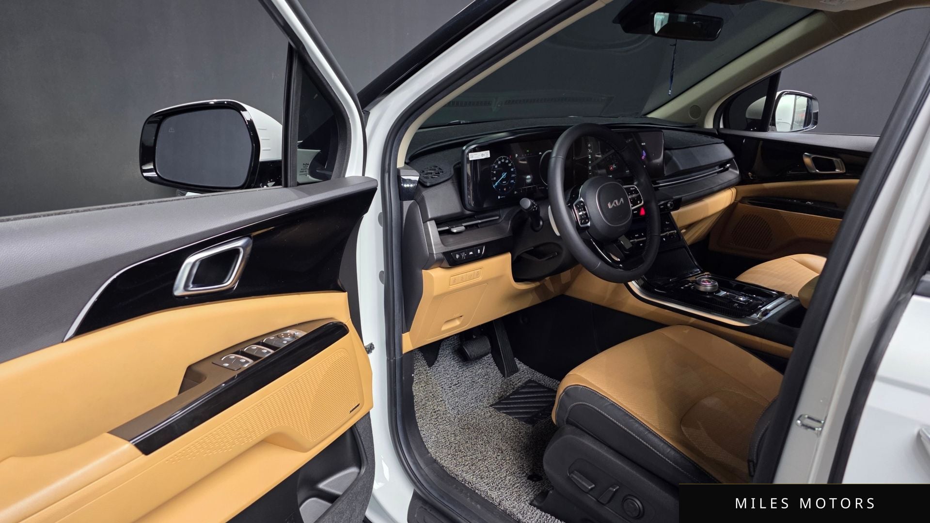 Kia Carnival 2023 — миниатюра 9