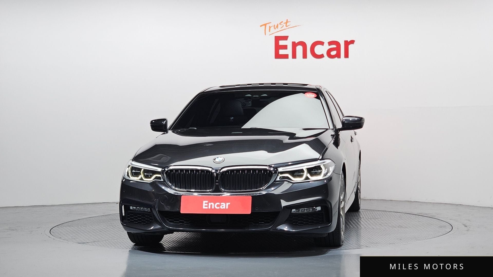 BMW 5 Series (G30) 2017 — миниатюра 3