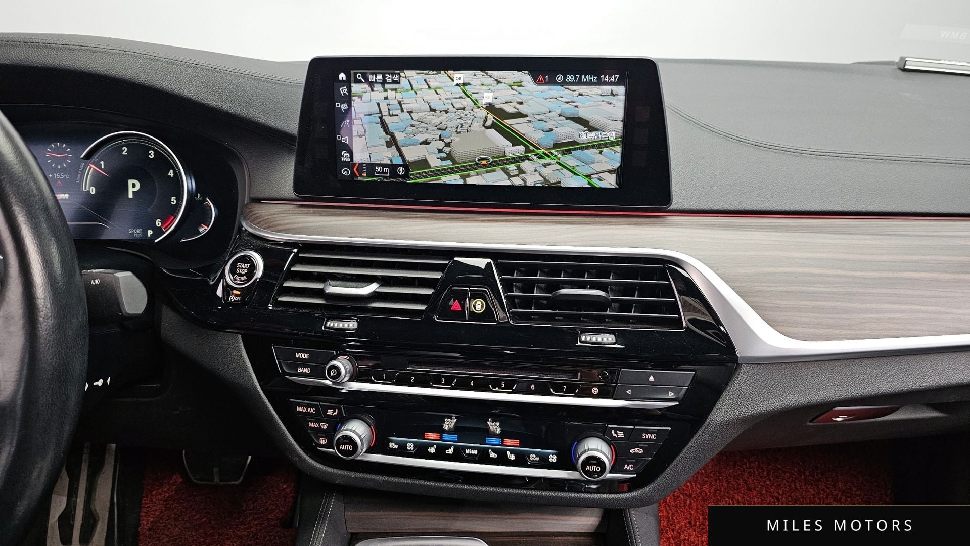 BMW 5 Series (G30) 2017 — миниатюра 14
