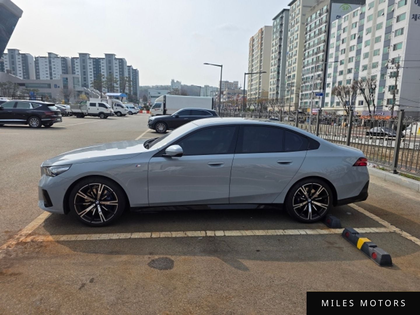 BMW 5 Series (G60) 2025 — миниатюра 2