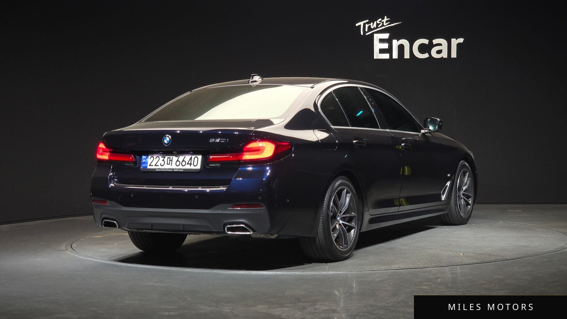 BMW 5 Series (G30) 2023 — миниатюра 2