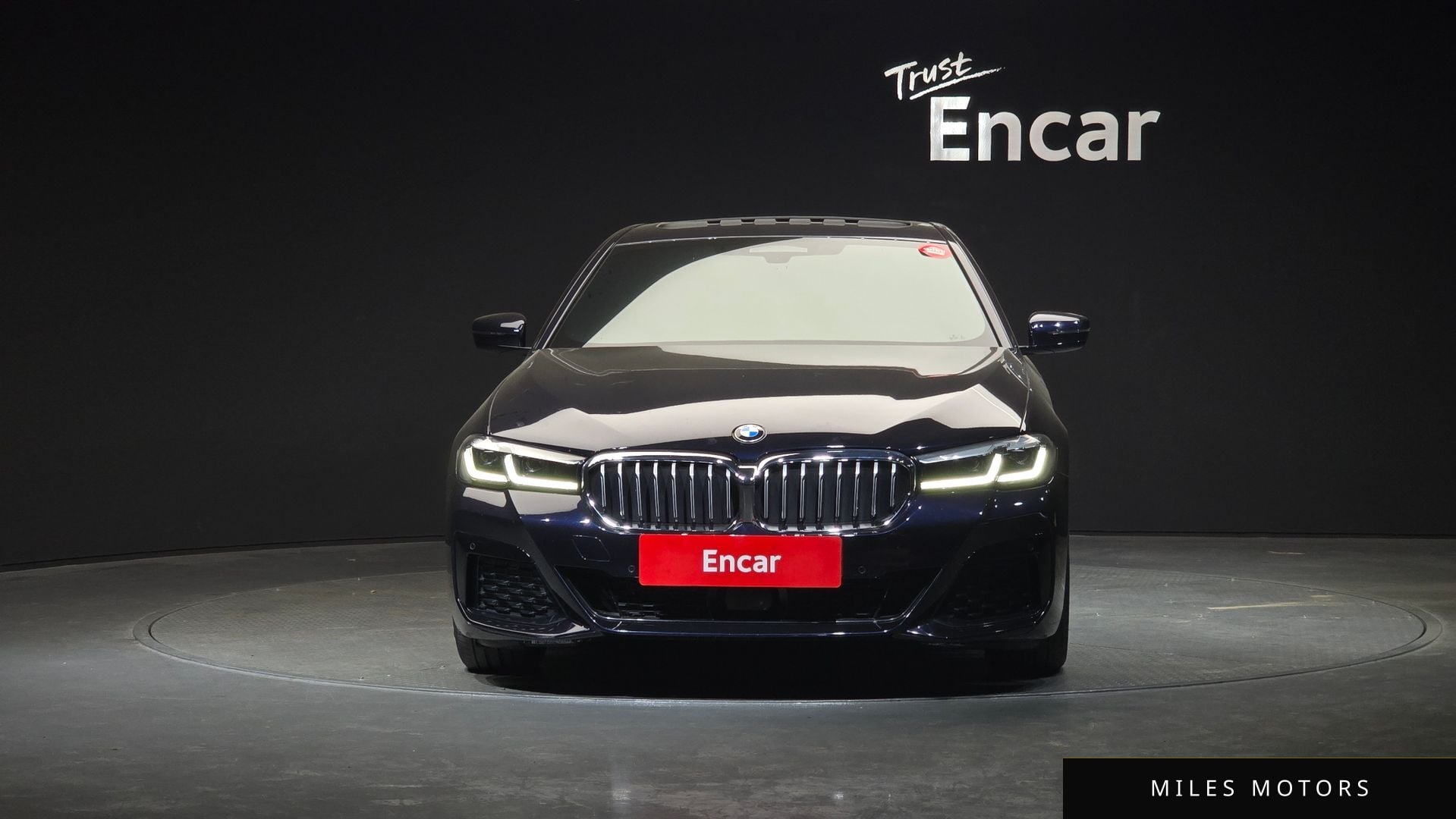 BMW 5 Series (G30) 2023 — миниатюра 3
