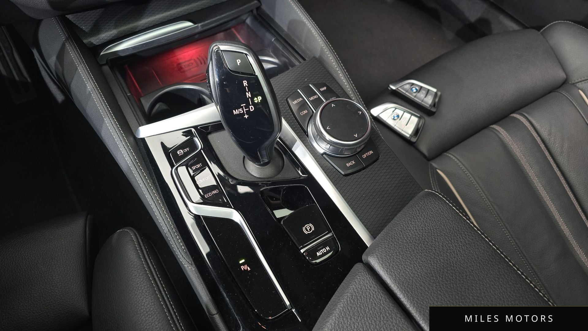 BMW 5 Series (G30) 2023 — миниатюра 9