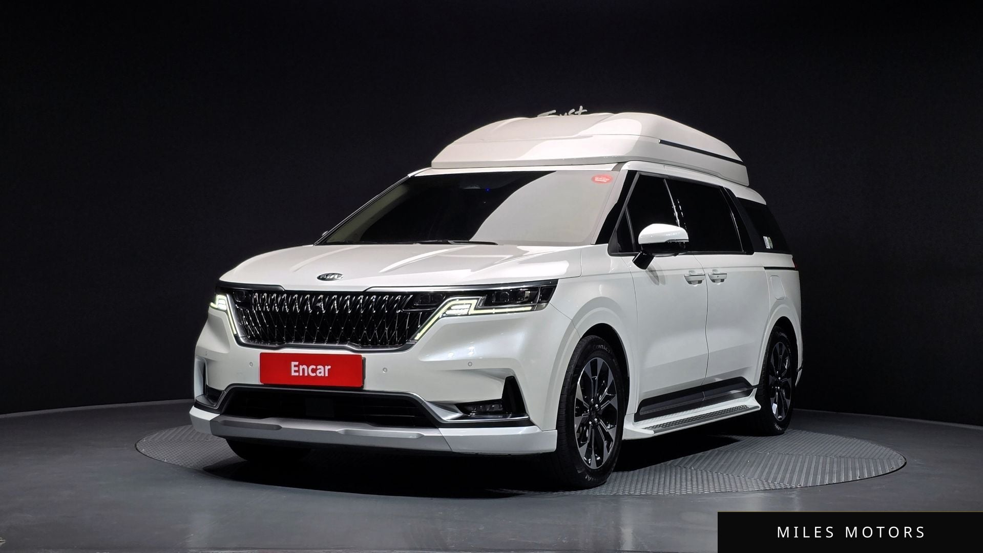 Kia Carnival 2021 — фото 1 из 12
