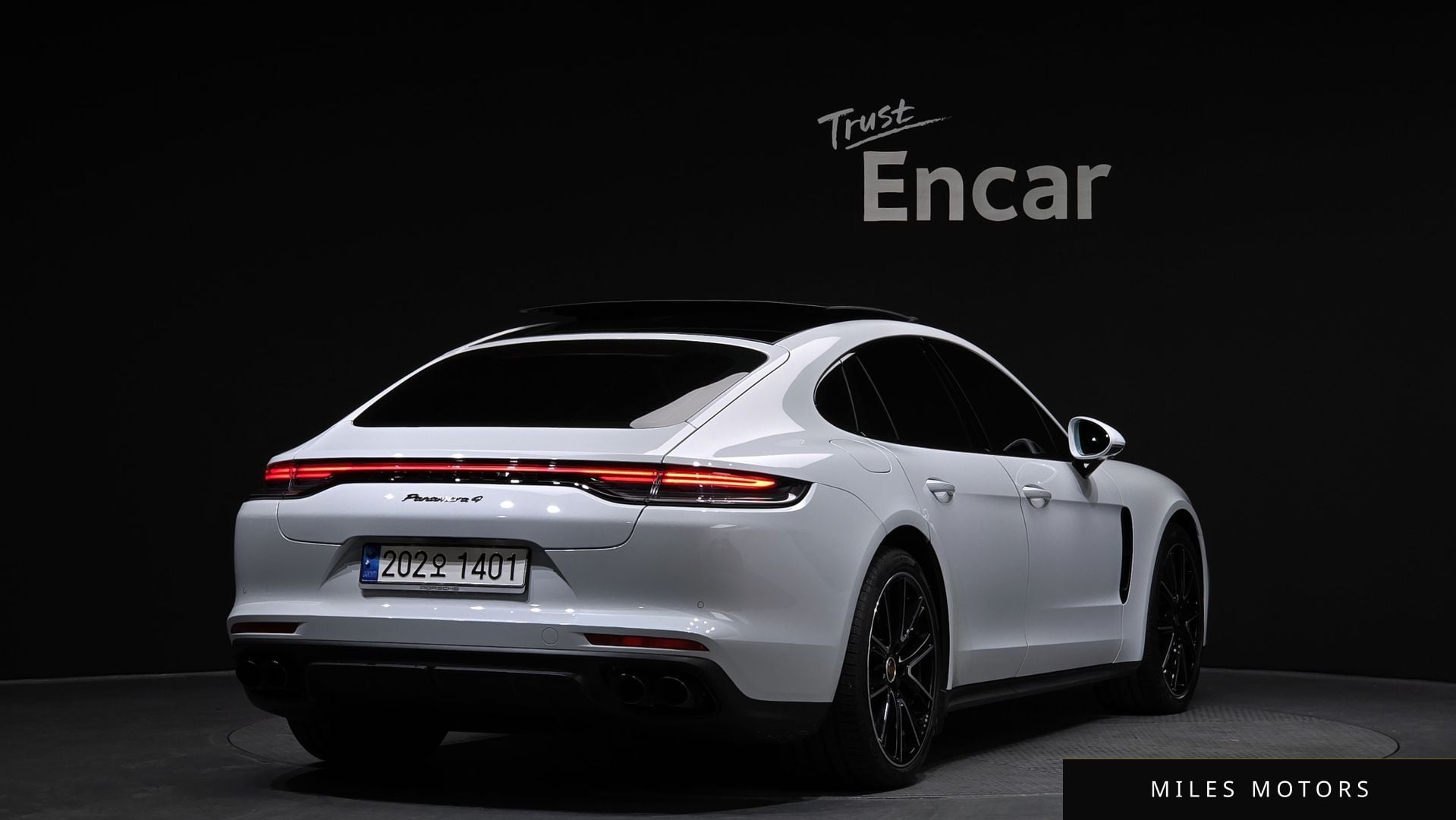 Porsche Panamera 2023 — миниатюра 2