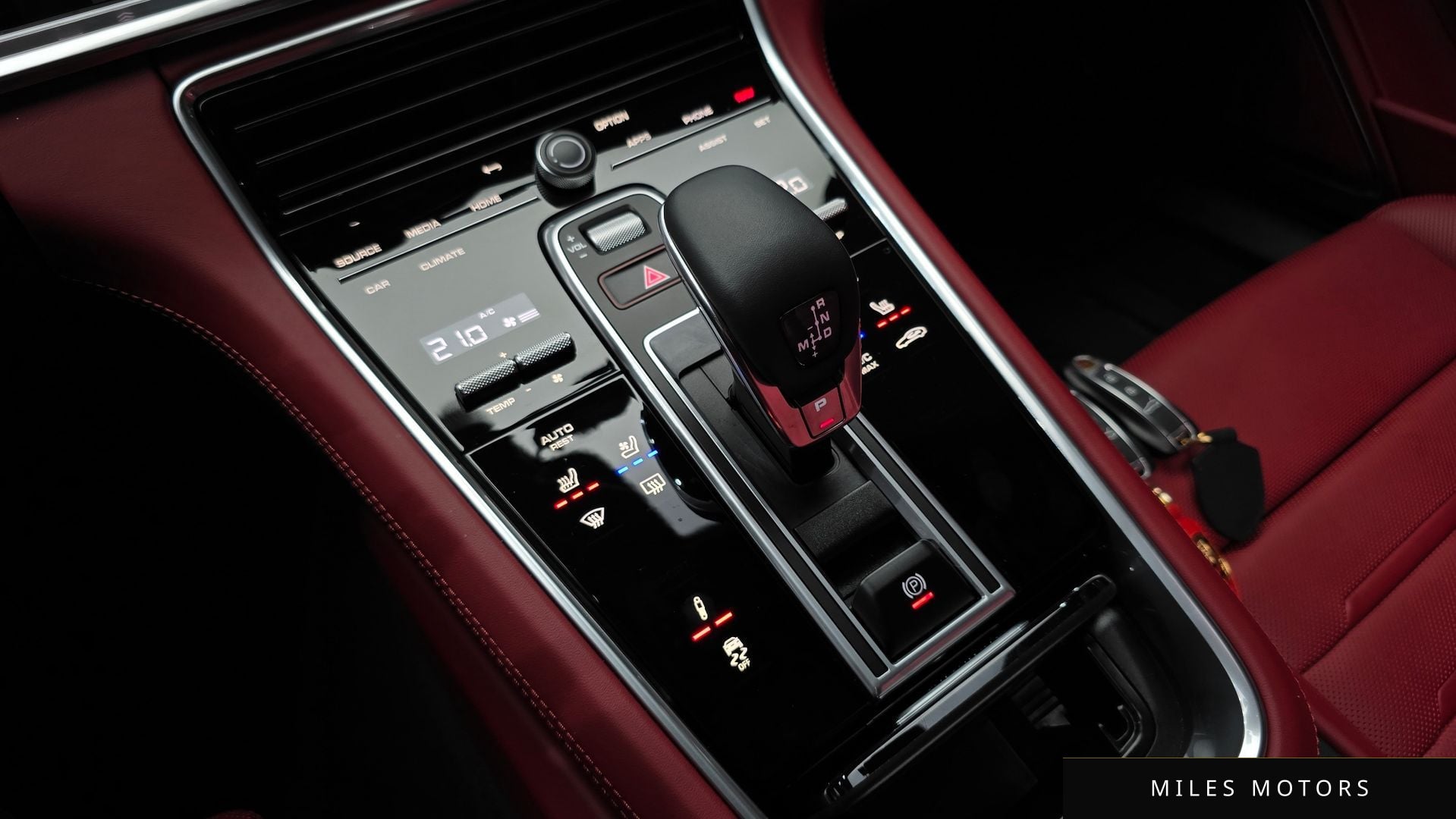 Porsche Panamera 2023 — миниатюра 9