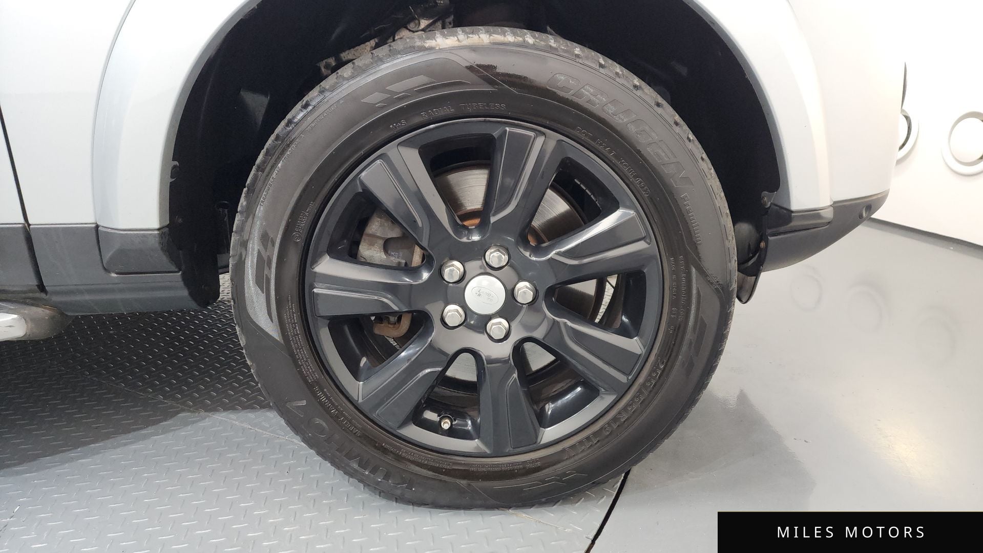 Land Rover Discovery 2016 — миниатюра 5