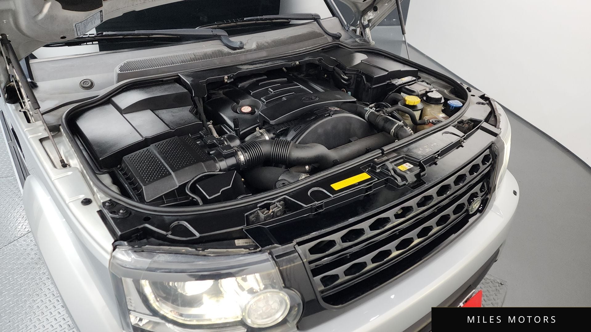 Land Rover Discovery 2016 — миниатюра 6