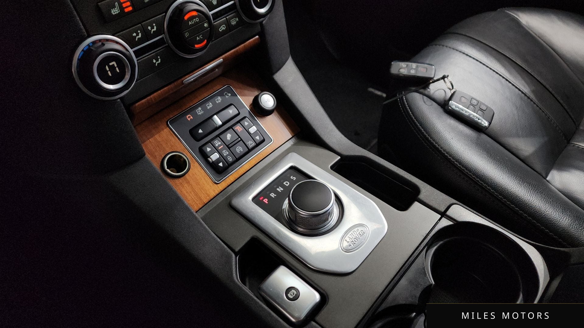Land Rover Discovery 2016 — миниатюра 9