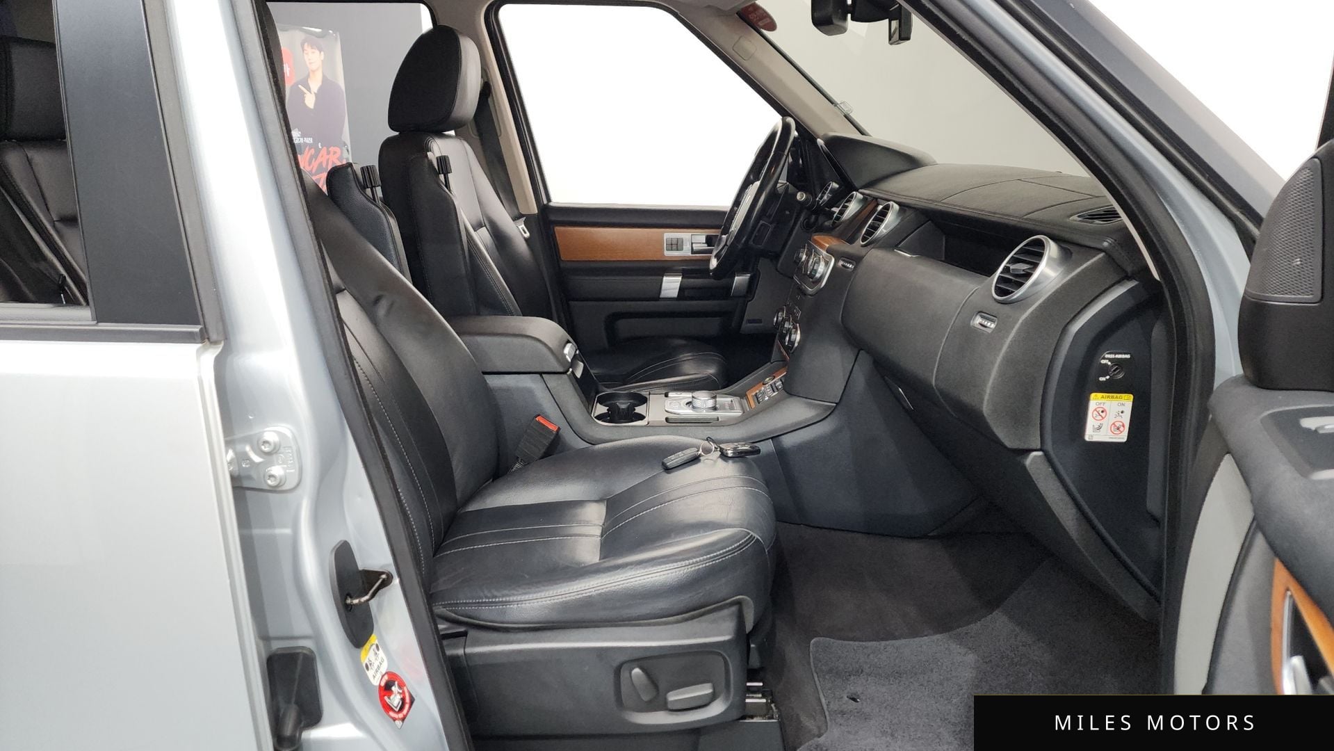 Land Rover Discovery 2016 — миниатюра 11