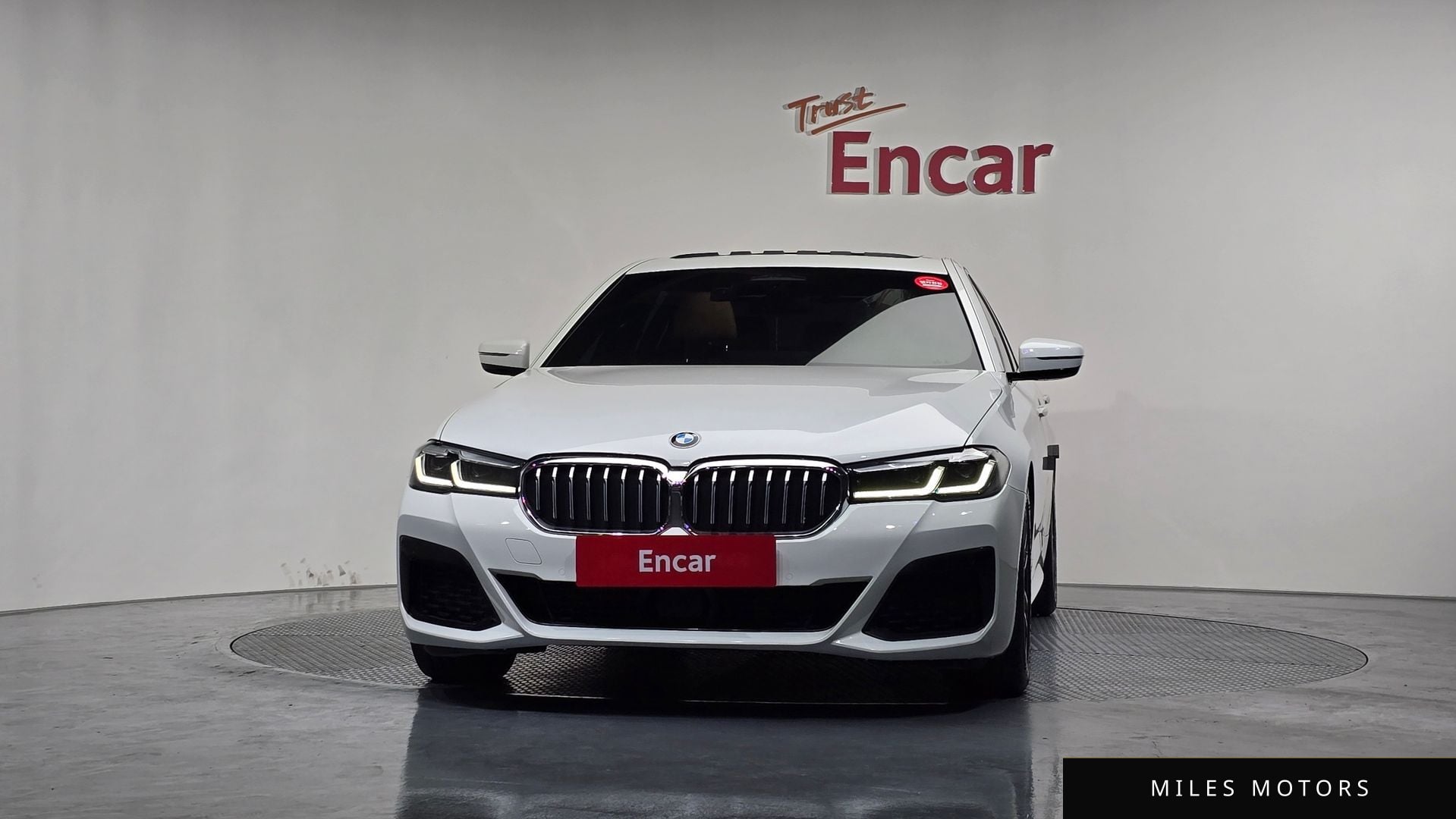 BMW 5 Series (G30) 2023 — миниатюра 3