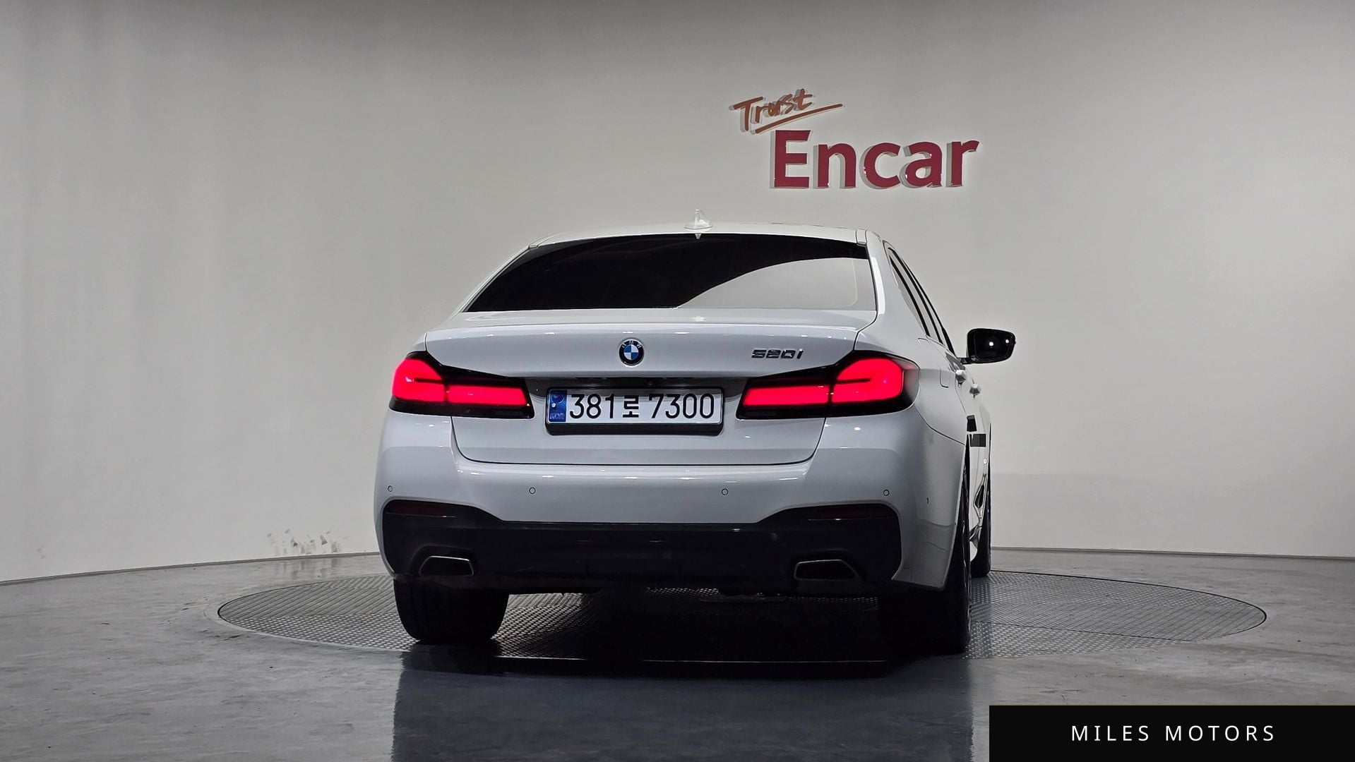 BMW 5 Series (G30) 2023 — миниатюра 4