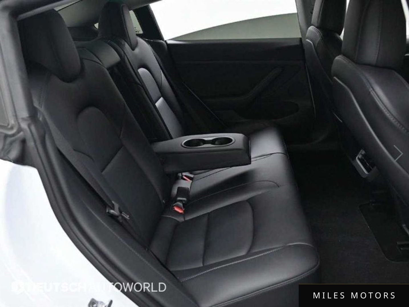 Tesla Model 3 2022 — миниатюра 12