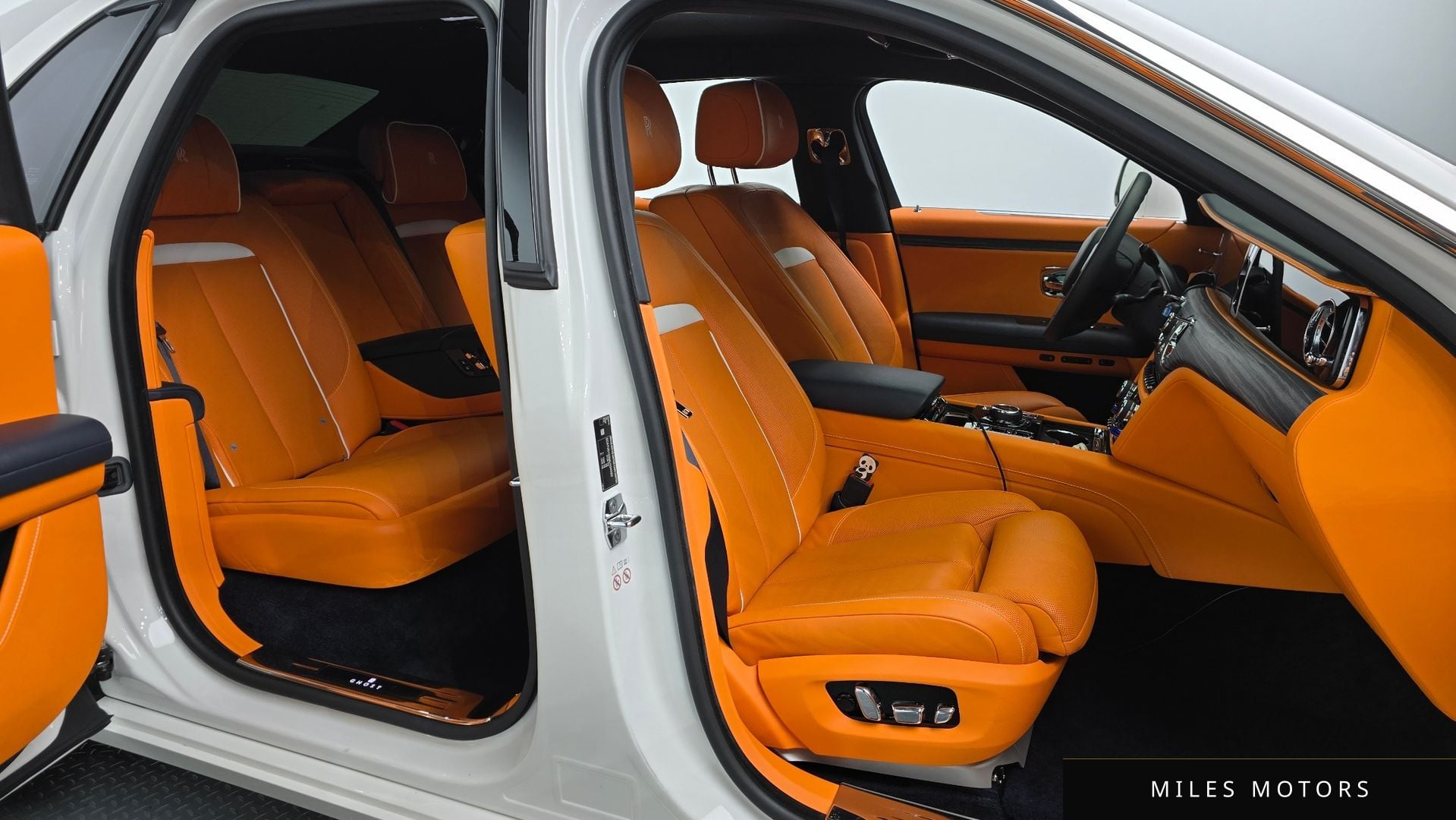 Rolls-Royce 고스트 2021 — миниатюра 10