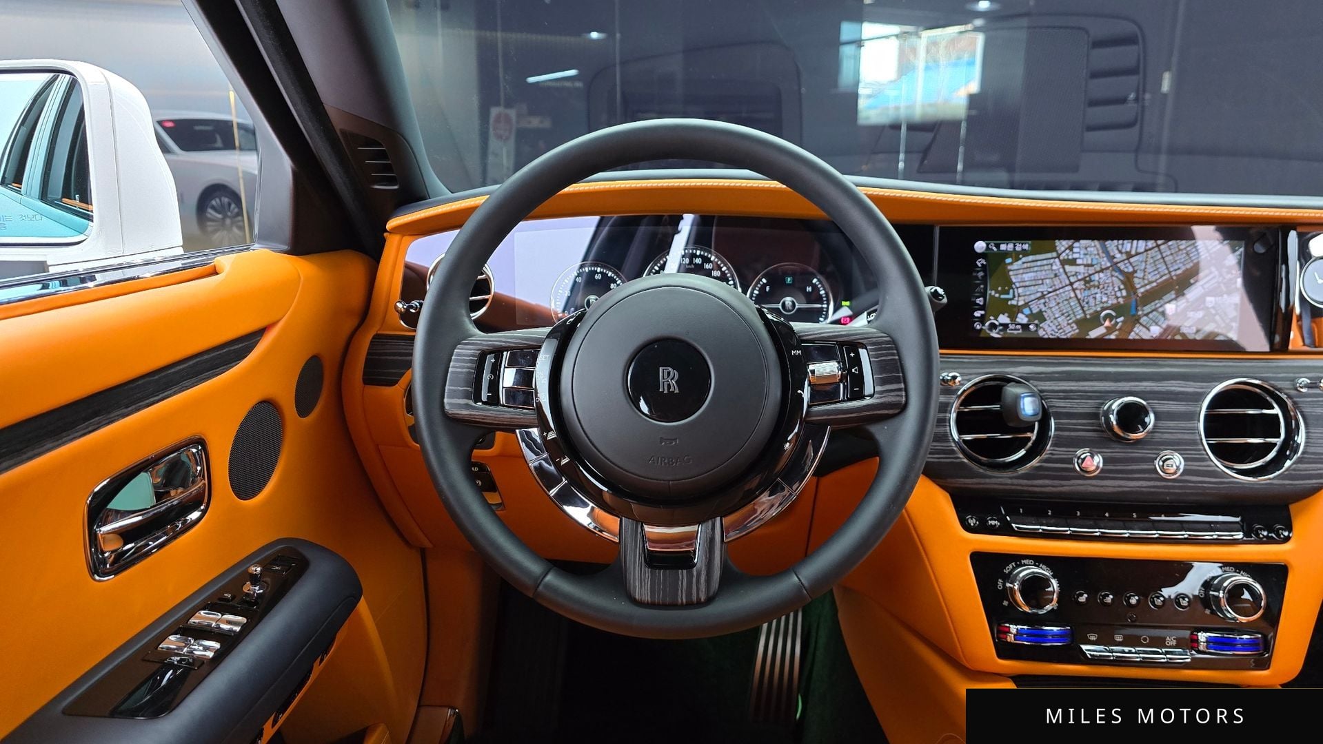 Rolls-Royce 고스트 2021 — миниатюра 13