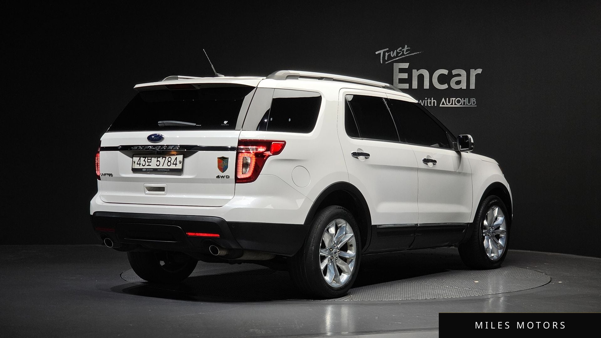 Ford Explorer 2015 — миниатюра 2