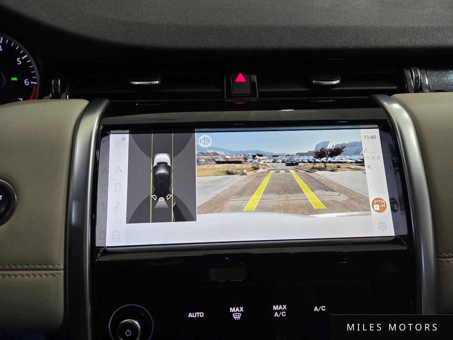 Land Rover Discovery Sport 2023 — миниатюра 12