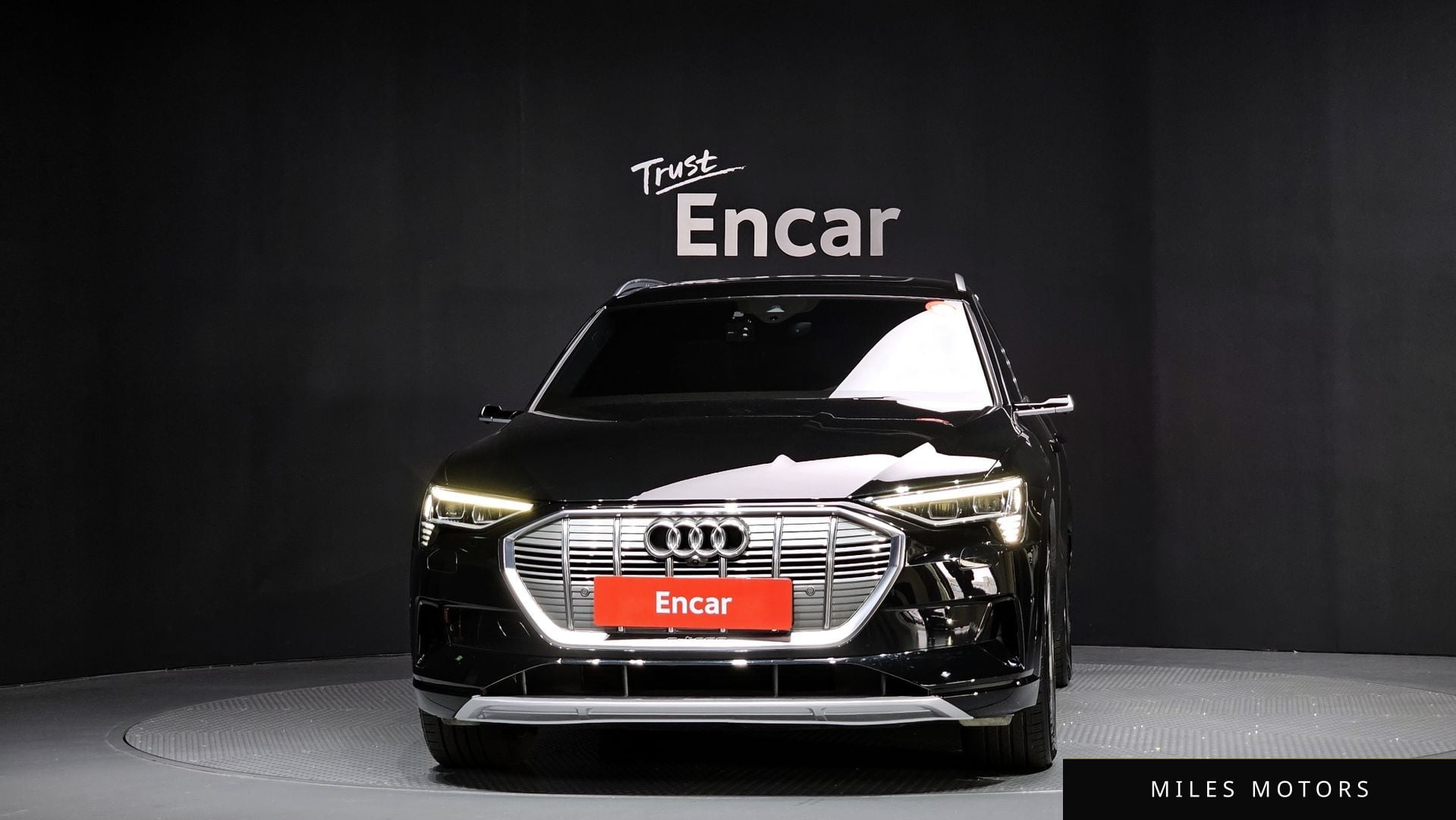 Audi e-tron 2020 — миниатюра 3