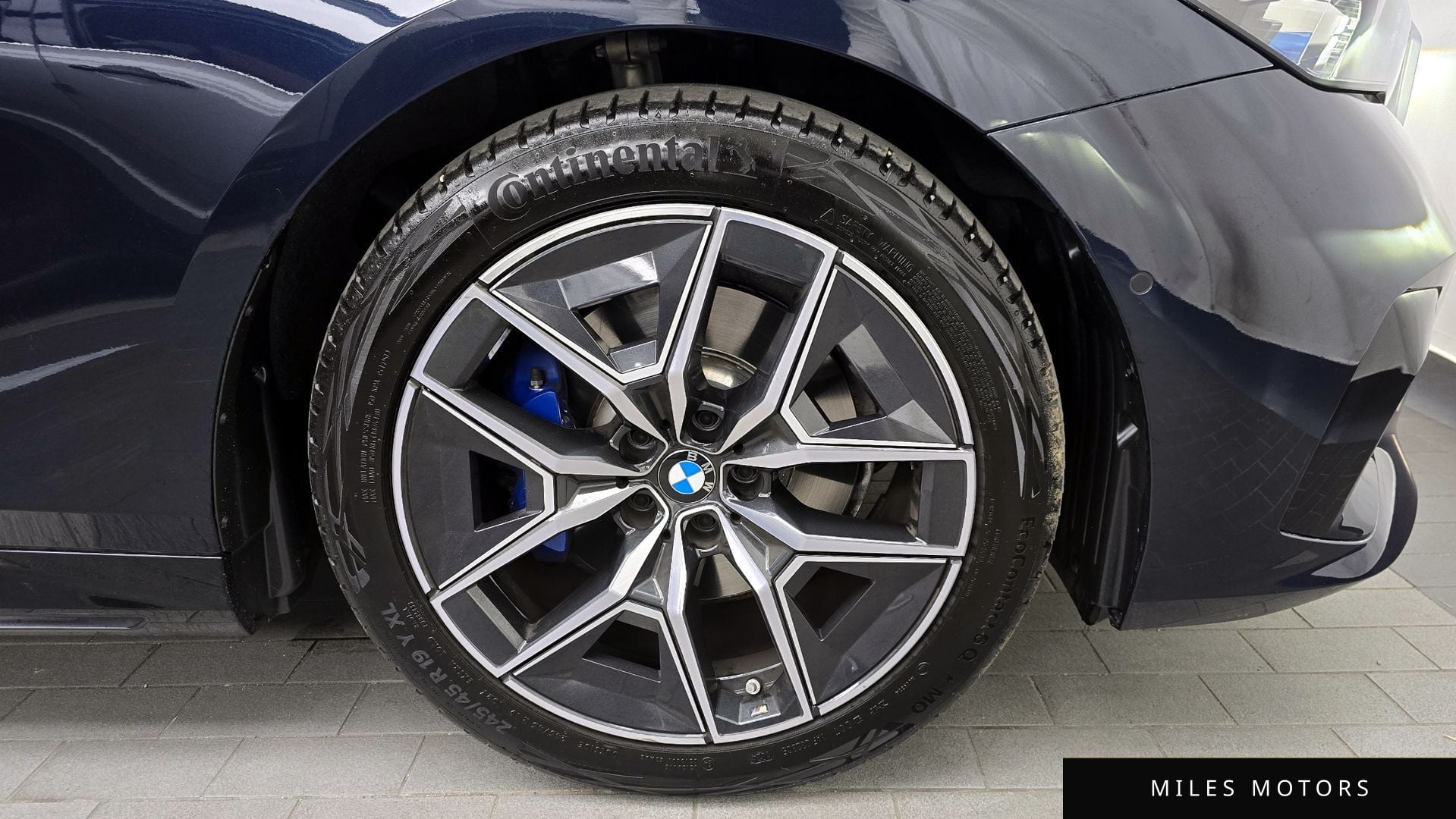 BMW 5 Series (G60) 2024 — миниатюра 5