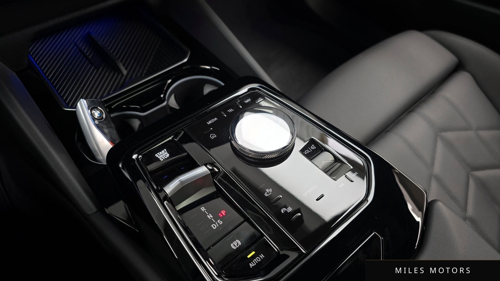 BMW 5 Series (G60) 2024 — миниатюра 9