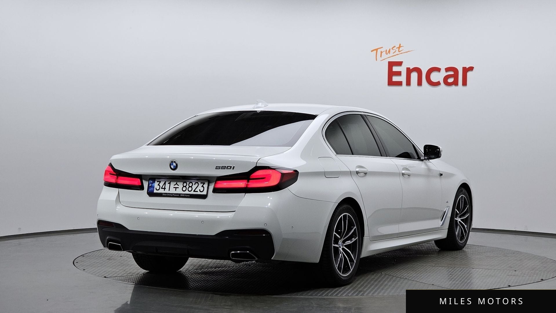 BMW 5 Series (G30) 2023 — миниатюра 2