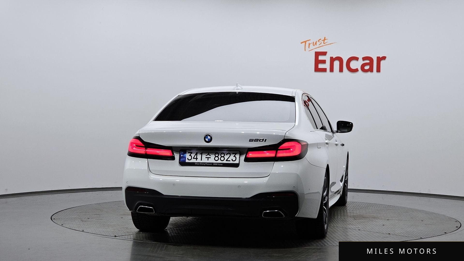 BMW 5 Series (G30) 2023 — миниатюра 4