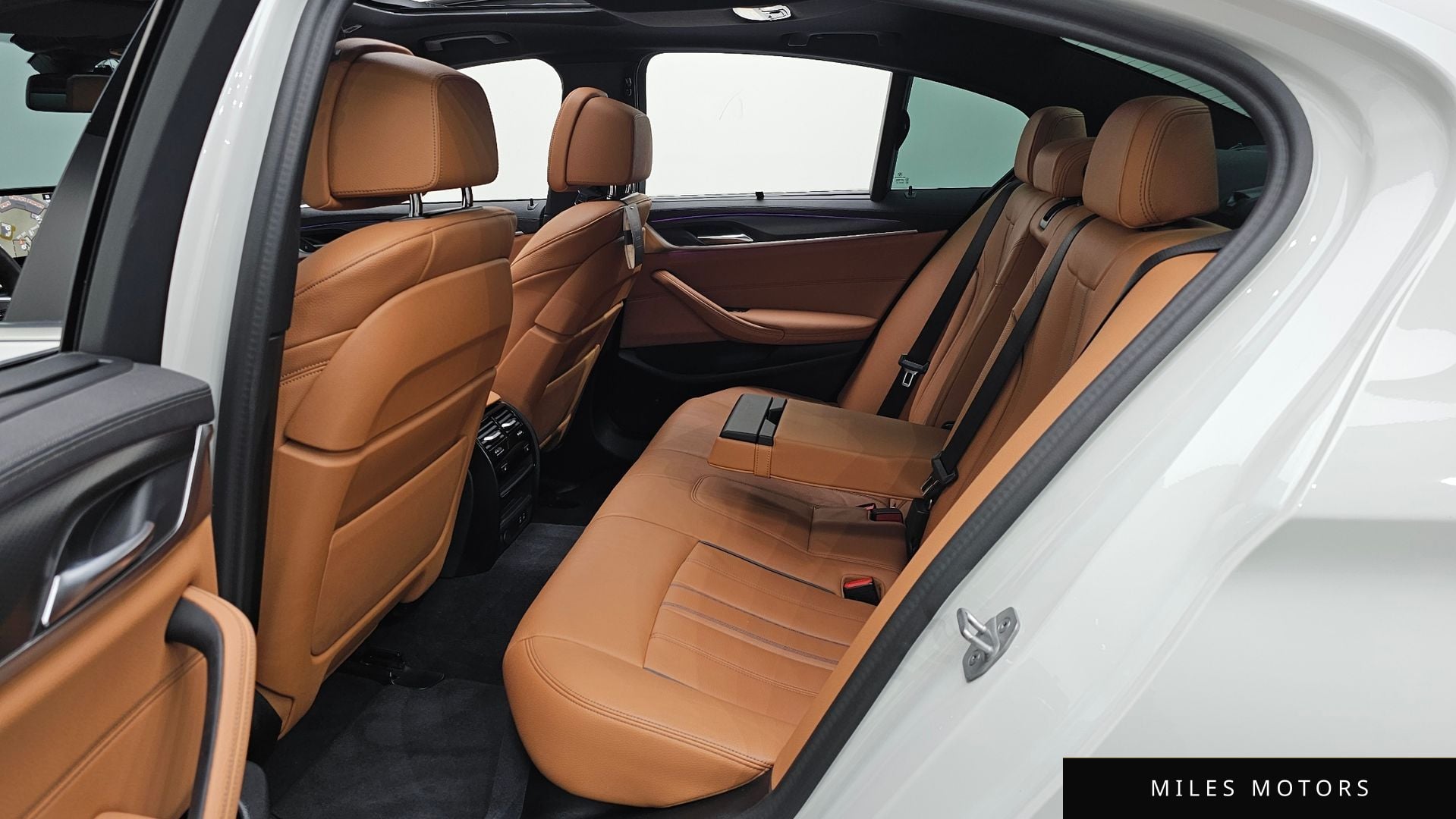 BMW 5 Series (G30) 2023 — миниатюра 12