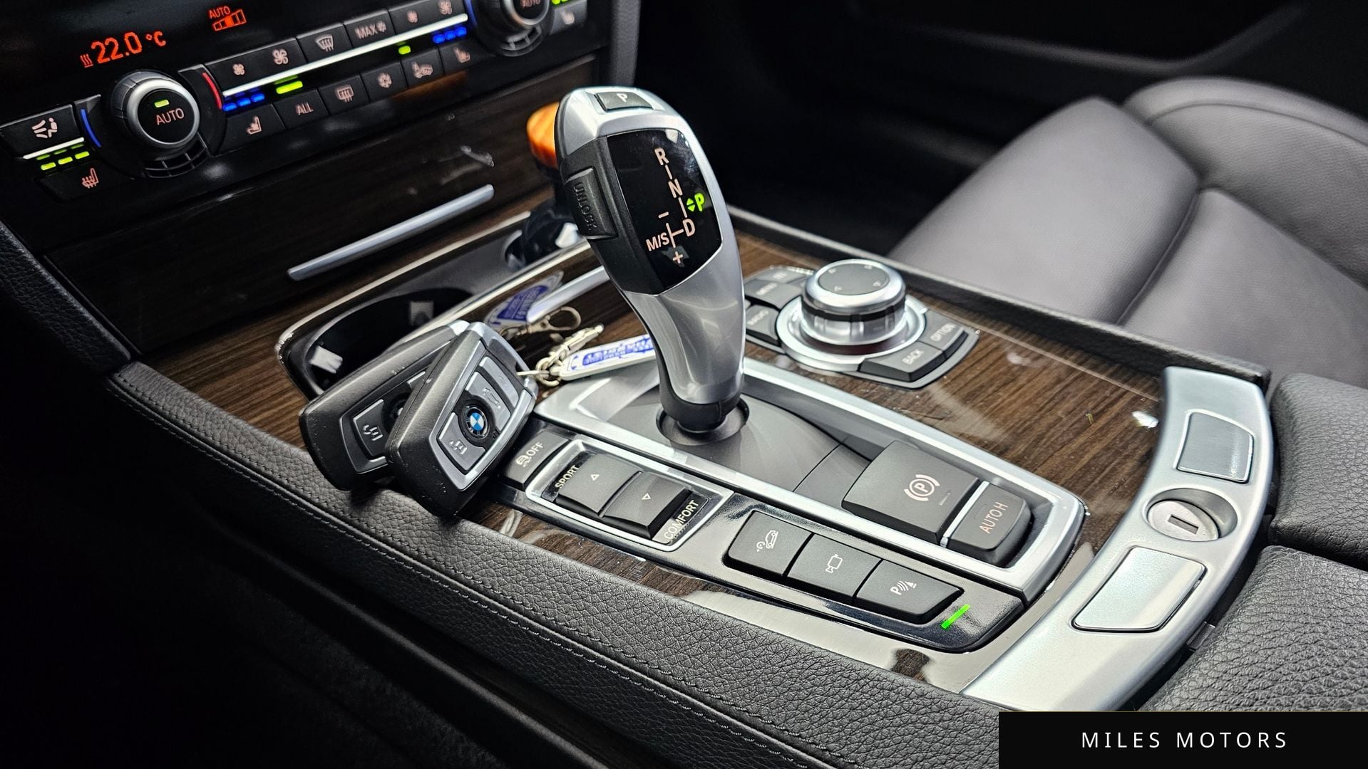 BMW 7 Series (F01) 2012 — миниатюра 9
